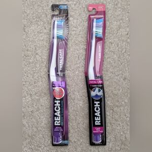 2 Reach toothbrushes NWOT